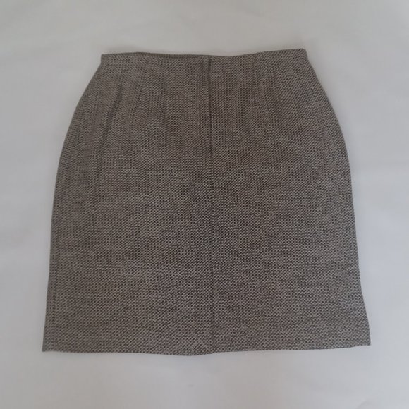 FIRST ISSUE SKIRT A LIZ CLAIBORNE COMPANY - Picture 2 of 2